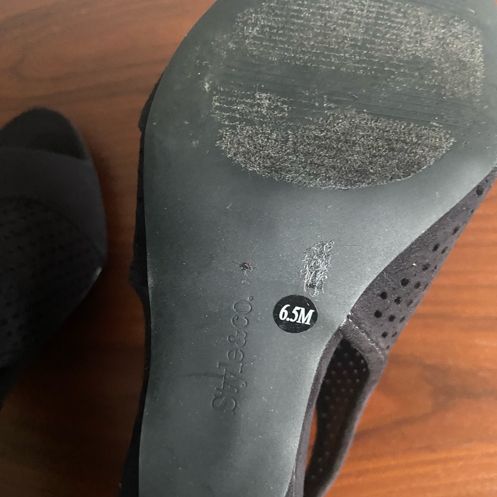 Black Open Toe Heels - image 4